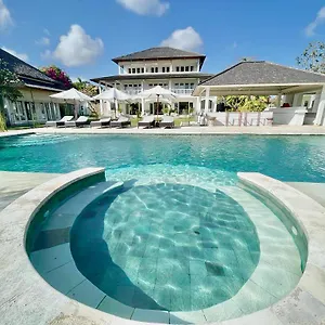  Villa The Backyard Bingin: Private Beach-view Mansion For Events Indonesia